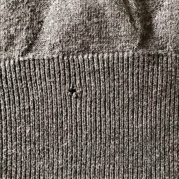 Old Navy  Men’s V Neck Knit Vest Gray Argyle  S Cotton - Picture 5 of 14